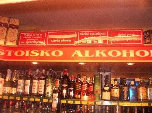 KĘTY. Sprzedała piwo niepełnoletnim młodzieńcom