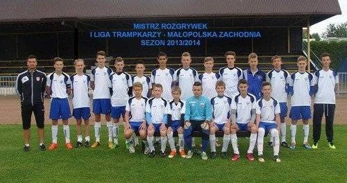 PIŁKA NOŻNA. Mistrz w biało-niebieskim kolorze!