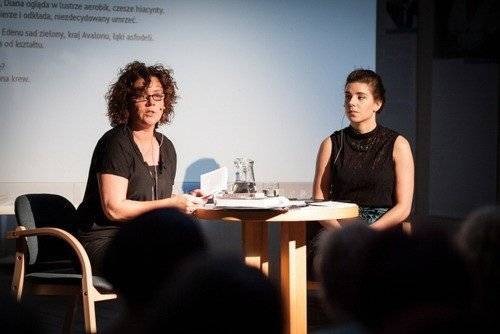 POEZJA. Literatura totalna. Widok z głębokiej wieży