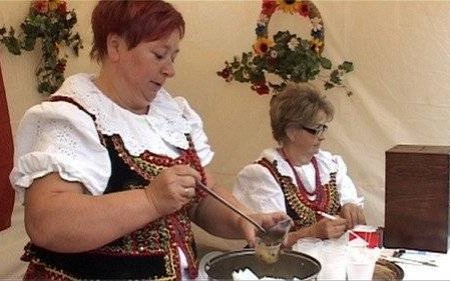 KULTURA. Kremówki, bugle, miody, jabłka, kapusta i karp. Małopolski Festiwal Smaku znów zawita do Oświęcimia