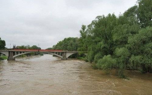 OŚWIĘCIM. Strażacy na okrągło dyżurują na Kamieńcu, pełniący funkcję prezydenta zarządził sprzątanie bulwarów