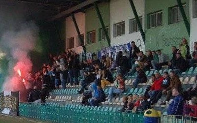 PIŁKA NOŻNA. Mecz przyjaźni w Oświęcimiu. Derby w Bobrku. Co na to pogoda?