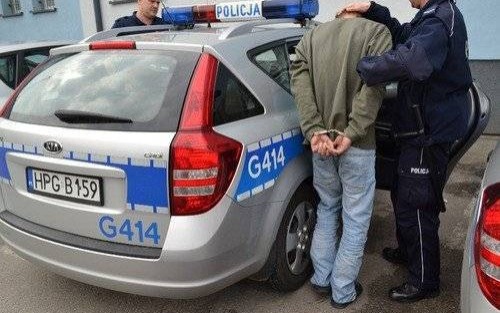 POWIAT. Rozbito grupę przestępczą, trwają przeszukania