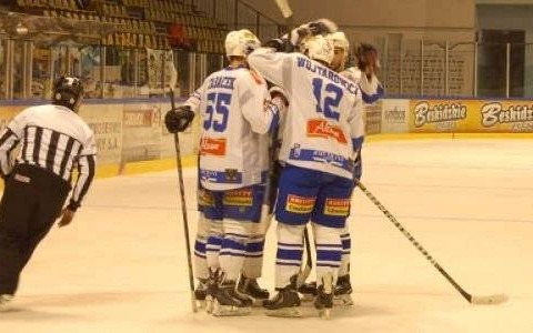 HOKEJ NA LODZIE. Duży krok w kierunku "szóstki"