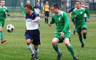 PIŁKA NOŻNA. Biało-zieloni z Chełmka mają nowego sternika