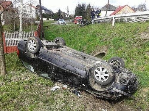 OSIEK. Kolejne dachowanie na Głównej - ZOBACZ ZDJĘCIA