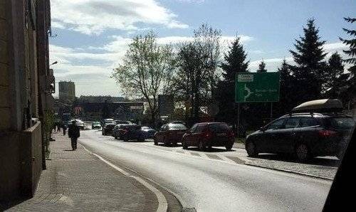 OŚWIĘCIM. Policja apeluje do kierowców: omijajcie Oświęcim!