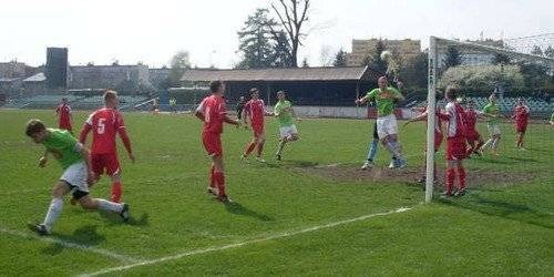 PIŁKA NOŻNA. Biało-niebieski cel: Zdobyć Babią Górę!