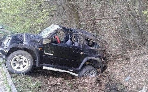 BOBREK. Dachował suzuki. Prawo jazdy miał od kilku dni - ZOBACZ ZDJĘCIA