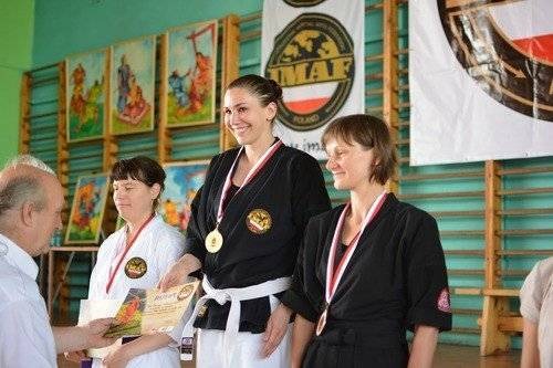 RUDA ŚLĄSKA-OŚWIĘCIM. Policjantka z Oświęcimia zdobyła złoto w Mistrzostwach Polski w Kobudo