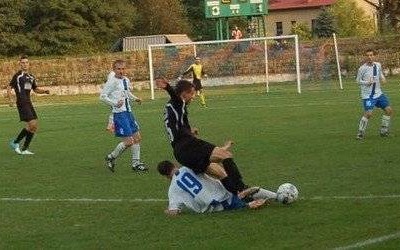 PIŁKA NOŻNA. Unia zostaje w okręgówce. Grojecki rzut na taśmę!
