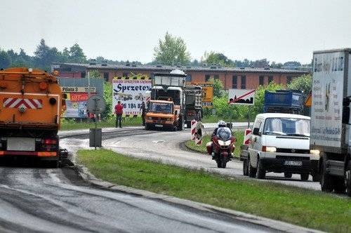 OŚWIĘCIM. Kierowcy stoją w korkach. Remont krajówki potrwa do końca września