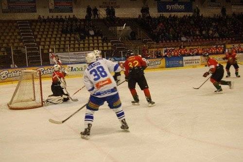 HOKEJ NA LODZIE. Ostrzeżenie przed ligą