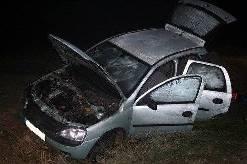 PIOTROWICE. Wpadł oplem do rowu