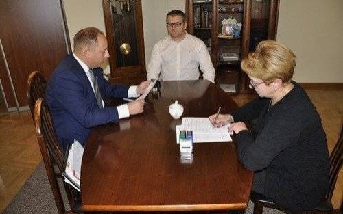 ŁĘKI. Nowe komputery dla dzieci i młodzieży