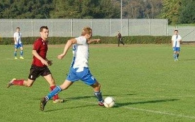 PIŁKA NOŻNA. Transferowa ofensywa biało-niebieskich