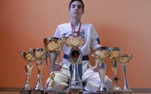 KARATE. Dziewięć krążków dla gospodarzy