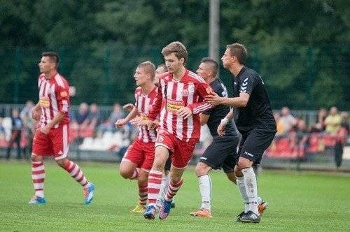 PIŁKA NOŻNA. Sobota na futbolowych boiskach