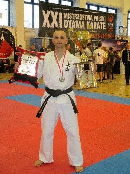 KARATE. Wiktor Czopek najlepszym zawodnikiem w mistrzostwach kraju!