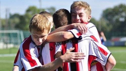 PIŁKA NOŻNA. Letnie treningi dla juniorów na Sole