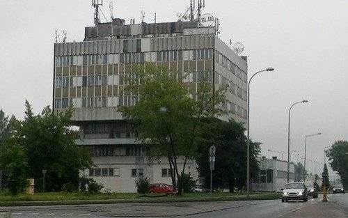 OŚWIĘCIM. Stoi i straszy. Hotel „Glob” dogorywa i czeka na rozbiórkę, a miasto toczy spór sądowy z PKP