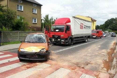 POLANKA WIELKA. Ciężarówka nie wyhamowała i... nieszczęście gotowe