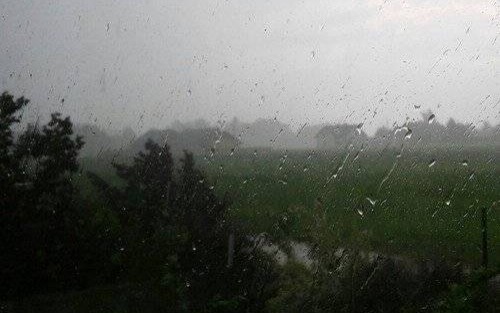 POGODA. Dziś znów może mocniej polać z nieba. Uwaga na silny wiatr