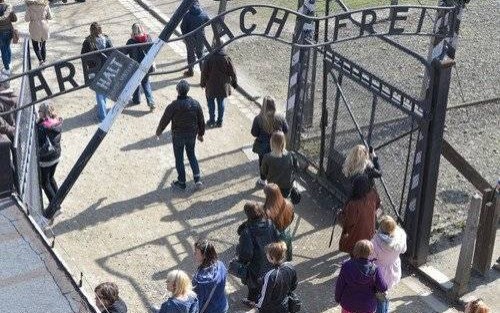 MUZEUM AUSCHWITZ. Ojciec Święty Franciszek jutro rano przyleci z Balic do Oświęcimia. Utrudnienia dla kierowców i pieszych