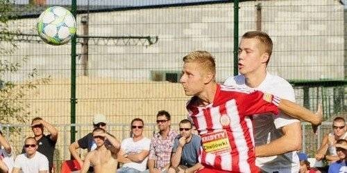 PIŁKA NOŻNA. Jedni przychodzą, inni odchodzą...