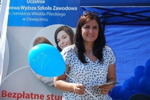 KONTROWERSJE. Żona wójta Alberta Bartosza po rozstaniu z uczelnią dostała pracę w gminnym gimnazjum