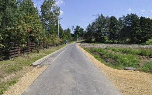 STAWY GROJECKIE. Droga jak nowa. Ludzi nie powinno już zalewać