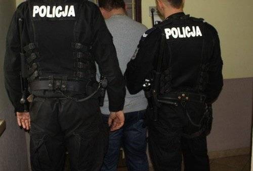 BRZESZCZE. Znęcał się nad matką i znieważył policjantów. Krewki 57-latek aresztowany