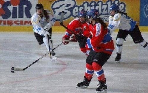 KOBIECY HOKEJ. Unitki gromią Cracovię pod Wawelem i czekają na mistrzynie Polski