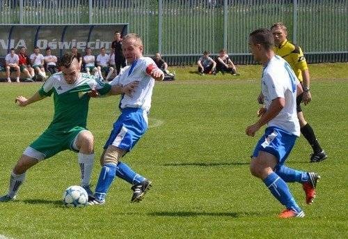 PIŁKA NOŻNA. Szlagiery w czwartej lidze i klasie B