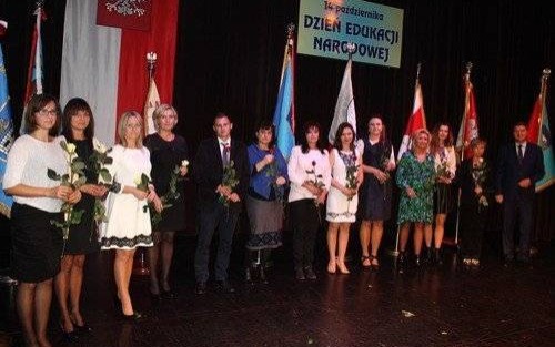 OŚWIĘCIM. Podniosły nastrój w cieniu krytyki reformy edukacji - FOTORELACJA