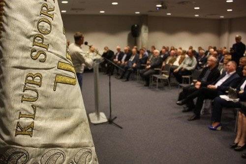 OŚWIĘCIM. O pechu „Korzenia”, złotym golu Sławomira Wielocha, olimpijskim starcie w Meksyku Jana Stachury i eksportowym małżeńskie Siudków... - ZDJĘCIA