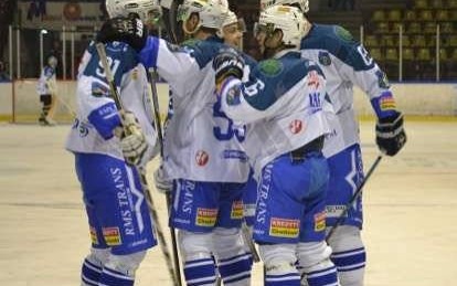 HOKEJ NA LODZIE. Sprawdzian przed meczem w Krakowie