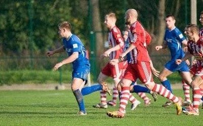 PIŁKA NOŻNA. Ostatnia kolejka rundy jesiennej w oświęcimskiej klasie A