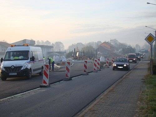 OŚWIĘCIM. UWAGA! Od 7 listopada ruch wahadłowy po nowej połowie ronda na Kamieńcu