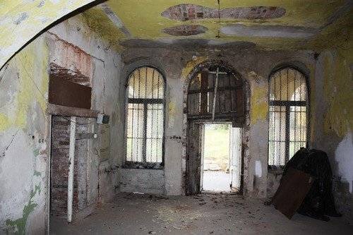 GROJEC. Pałac Radziwiłłów jeszcze stoi. I nadal czeka na kupca... - ZDJĘCIA