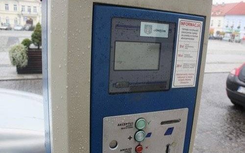 OŚWIĘCIM. Miasto wykluczone cyfrowo? Za parkowanie w strefie i jazdę autobusem smartfonem nie zapłacisz...