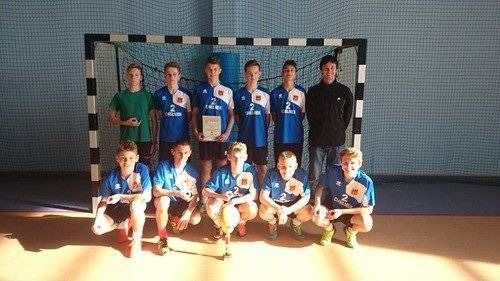 CHEŁMEK. Mistrzostwa powiatu w halowej odmianie futbolu. Piękne bramki i duże emocje