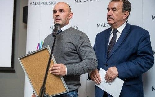 KRAKÓW – KĘTY. Małopolski Pracownik Socjalny Roku 2016. Kęczanin wśród najlepszych