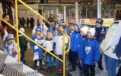 HOKEJ NA LODZIE. Prawdziwy horror w meczu o pierwszą "szóstkę"