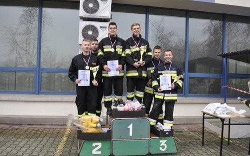 OŚWIĘCIM. Mocne nogi i płuca jak miechy. Strażacy pokazali, że mają krzepę