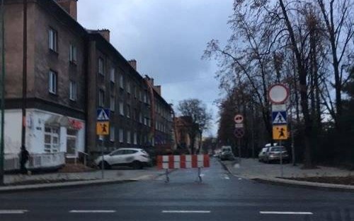 OŚWIĘCIM. Zaskoczeni kierowcy. Ulica Wróblewskiego (częściowo) zamknięta. Na dobrych kilka miesięcy...