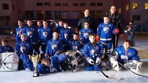 HOKEJ NA LODZIE. Tylko Ukraińcy minimalnie lepsi od oświęcimian