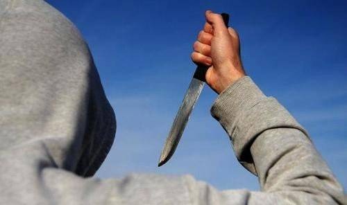 OŚWIĘCIM. Policjanci poszukują 36-letniego nożownika