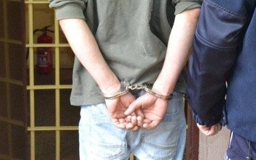 OŚWIĘCIM. Nożownik ujęty. Antyterroryści musieli sforsować zabarykadowane drzwi