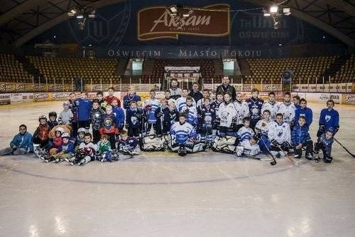 MINI-HOKEJ NA LODZIE. Przyjdź do hali lodowej i graj w hokeja!